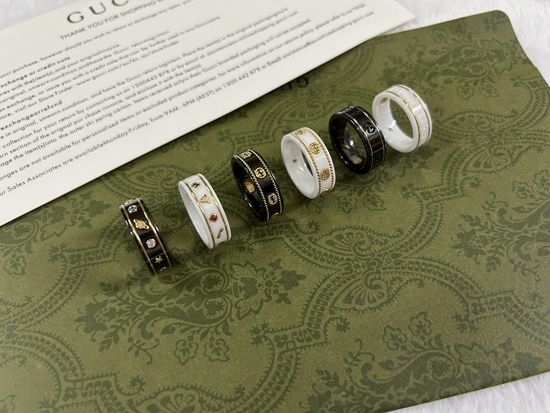 Gucci Ceramic Band Ring