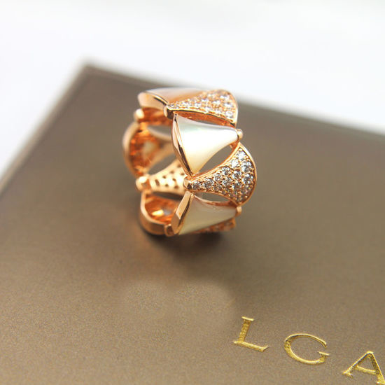 Bvlgari Fan Shape Shell Ring