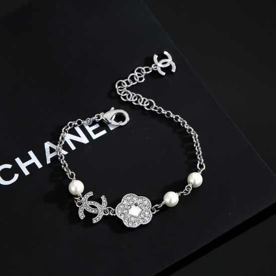Chanel Flower Glazed Pearl Crystal Decor Bracelet
